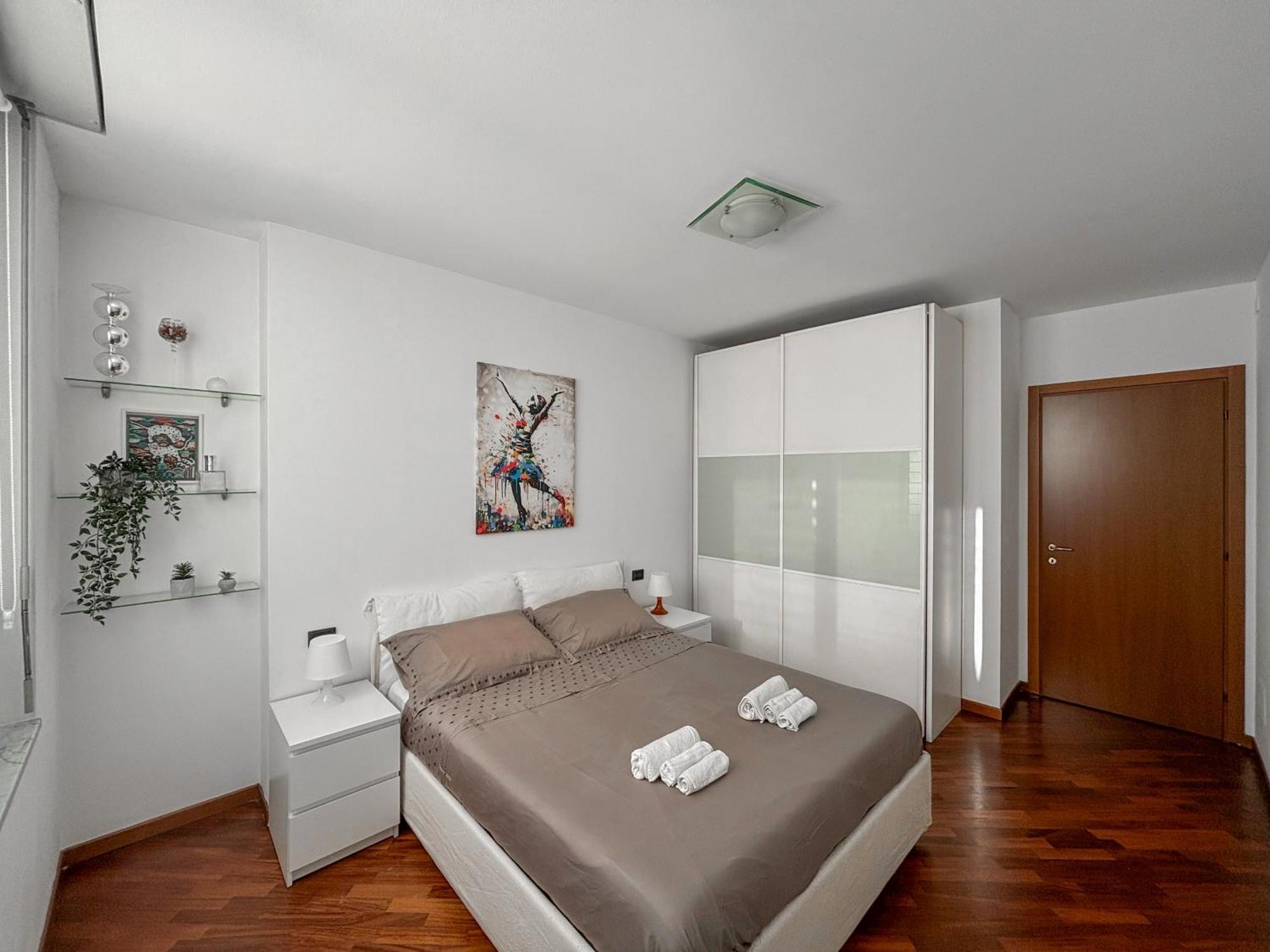 Bilocale Con Terrazzo E Box Auto Su Richiesta Apartment Como Exterior foto