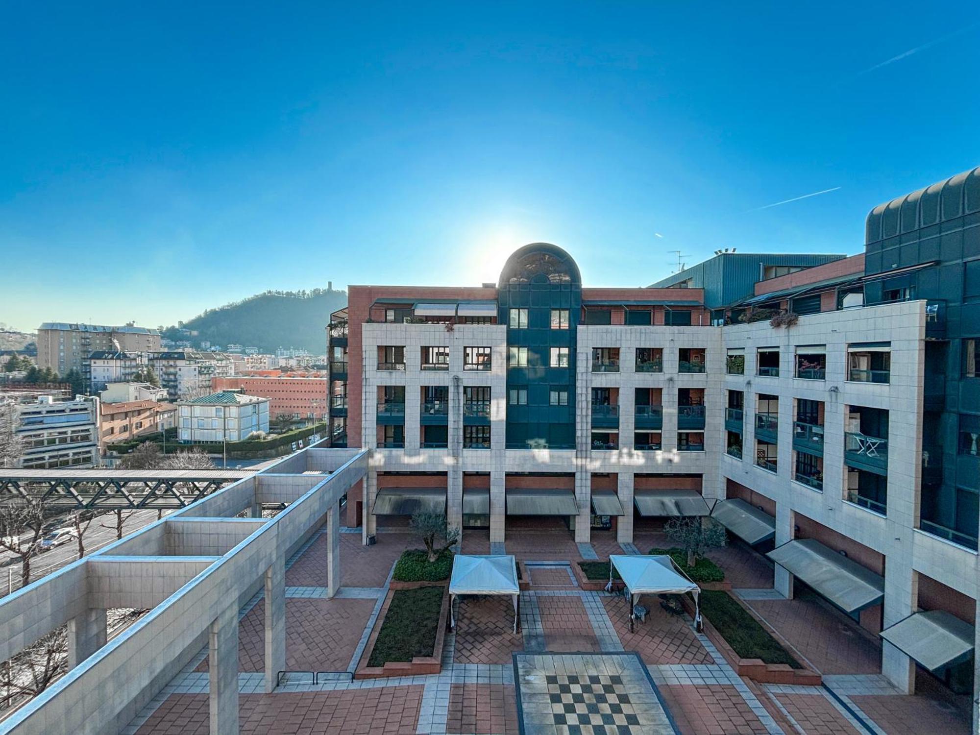 Bilocale Con Terrazzo E Box Auto Su Richiesta Apartment Como Exterior foto